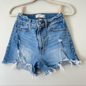 Curve Love High Rise 4" Distressed Mom Shorts